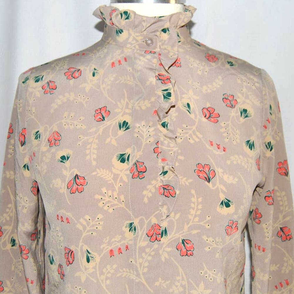 Vintage Floral Ruffled Button Down - Picture 4 of 6